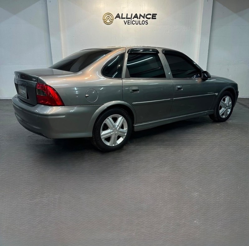 VECTRA 2.0 MPFI EXPRESSION 8V GASOLINA 4P MANUAL - 2004 - CAXIAS DO SUL