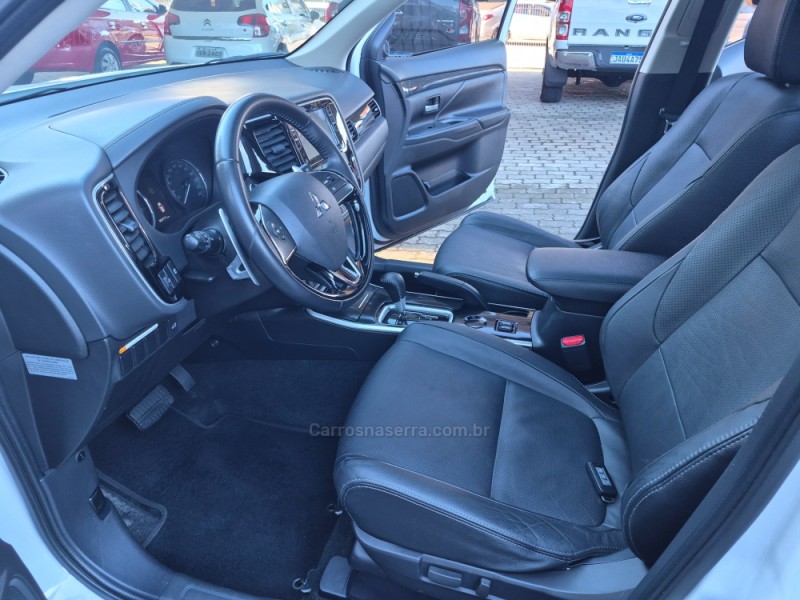 OUTLANDER 2.0 COMFORT 16V GASOLINA 4P AUTOMÁTICO - 2018 - CAXIAS DO SUL