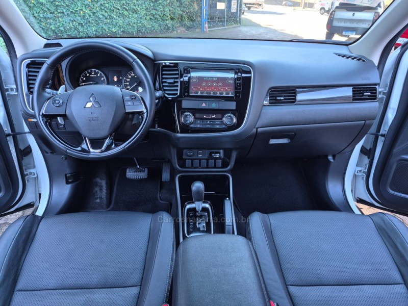 OUTLANDER 2.0 COMFORT 16V GASOLINA 4P AUTOMÁTICO - 2018 - CAXIAS DO SUL