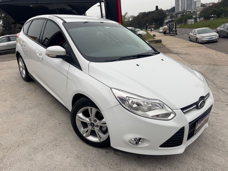 focus 1.6 s hatch 16v flex 4p automatico 2015 caxias do sul