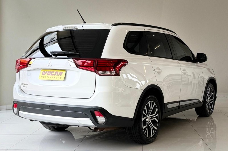 OUTLANDER 2.0 16V GASOLINA 4P AUTOMÁTICO - 2016 - VACARIA