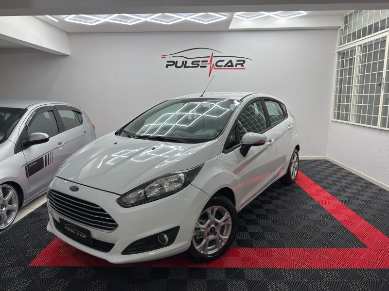 fiesta 1.5 se hatch 16v flex 4p manual 2014 caxias do sul