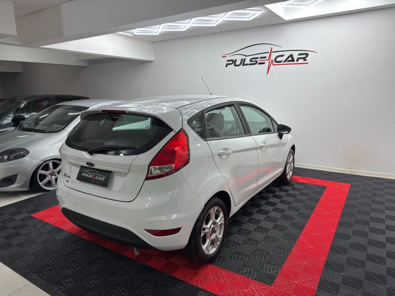 FIESTA 1.5 SE HATCH 16V FLEX 4P MANUAL - 2014 - CAXIAS DO SUL
