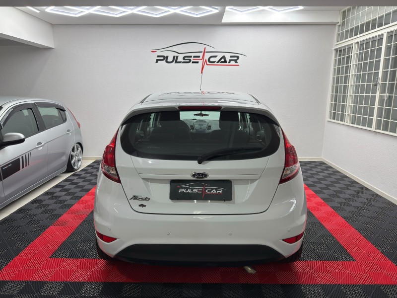 FIESTA 1.5 SE HATCH 16V FLEX 4P MANUAL - 2014 - CAXIAS DO SUL