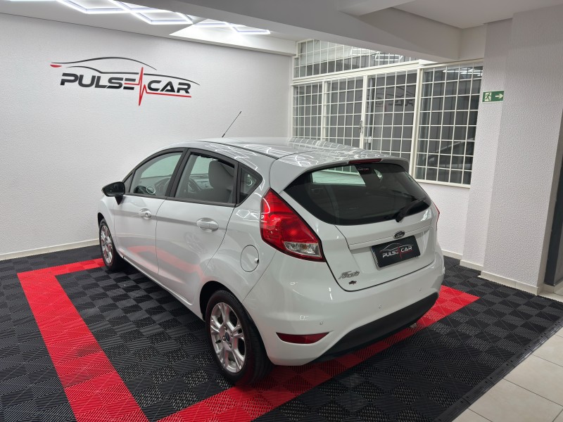 FIESTA 1.5 SE HATCH 16V FLEX 4P MANUAL - 2014 - CAXIAS DO SUL