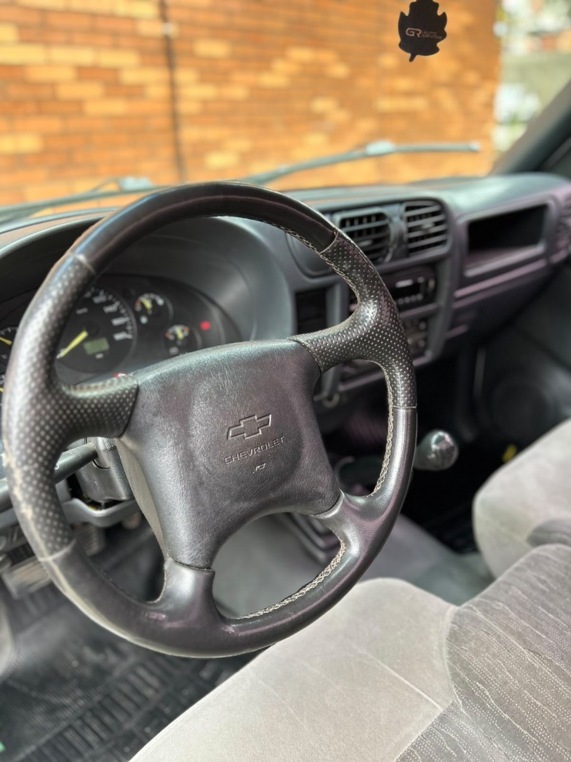 S10 2.4 MPFI 4X2 CS 8V GASOLINA 2P MANUAL - 2002 - CANELA