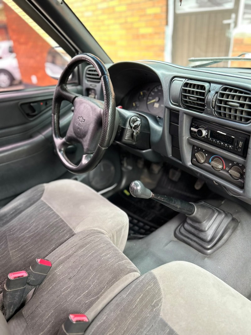 S10 2.4 MPFI 4X2 CS 8V GASOLINA 2P MANUAL - 2002 - CANELA