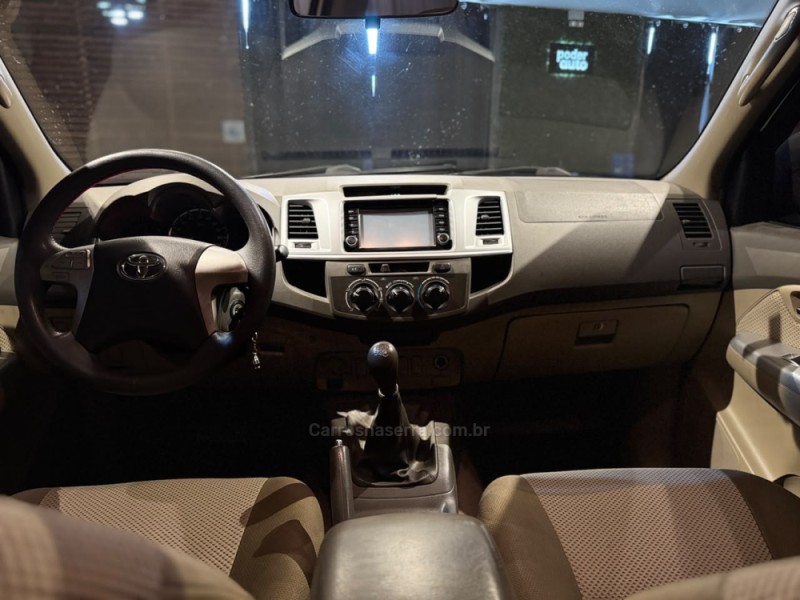 HILUX SW4 2.7 SR 4X2 16V FLEX 4P MANUAL - 2013 - FARROUPILHA