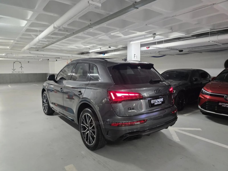Q5 2.0 TFSI S LINE BLACK QUATTRO S TRONIC GASOLINA 4P - 2024 - PORTO ALEGRE