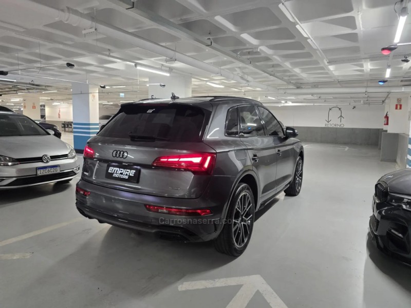 Q5 2.0 TFSI S LINE BLACK QUATTRO S TRONIC GASOLINA 4P - 2024 - PORTO ALEGRE
