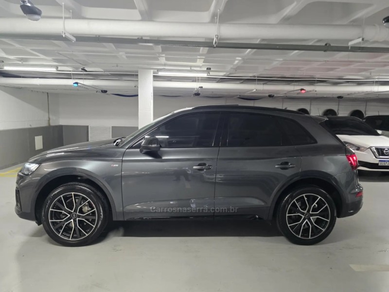 Q5 2.0 TFSI S LINE BLACK QUATTRO S TRONIC GASOLINA 4P - 2024 - PORTO ALEGRE
