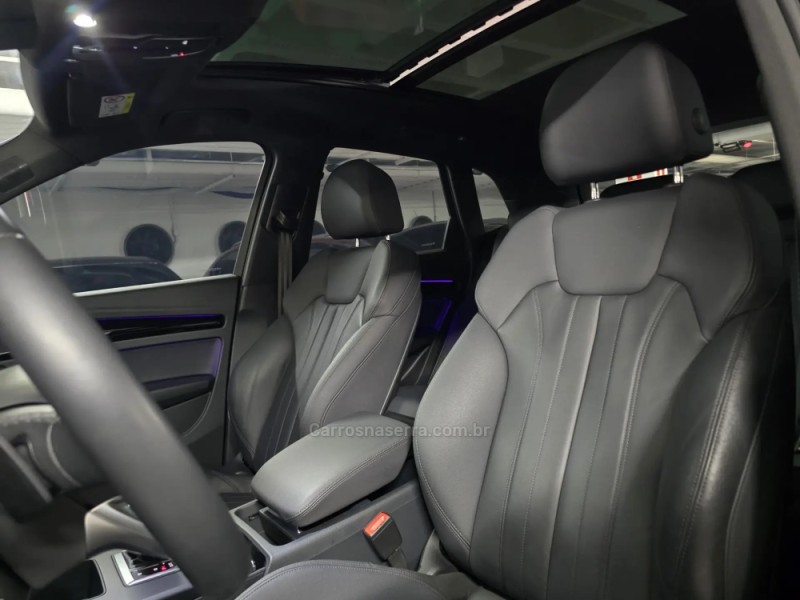 Q5 2.0 TFSI S LINE BLACK QUATTRO S TRONIC GASOLINA 4P - 2024 - PORTO ALEGRE