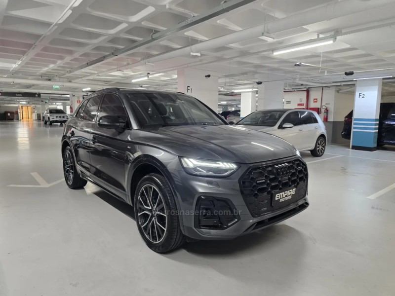 Q5 2.0 TFSI S LINE BLACK QUATTRO S TRONIC GASOLINA 4P - 2024 - PORTO ALEGRE