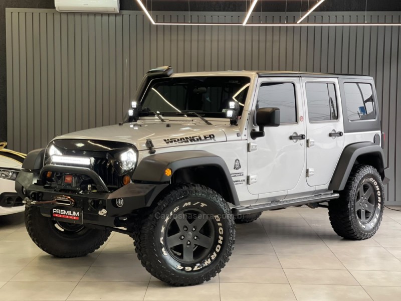 WRANGLER 3.8 UNLIMITED SPORT 4X4 CAPOTA DUPLA V6 GASOLINA 4P AUTOMÁTICO - 2011 - DOIS IRMãOS