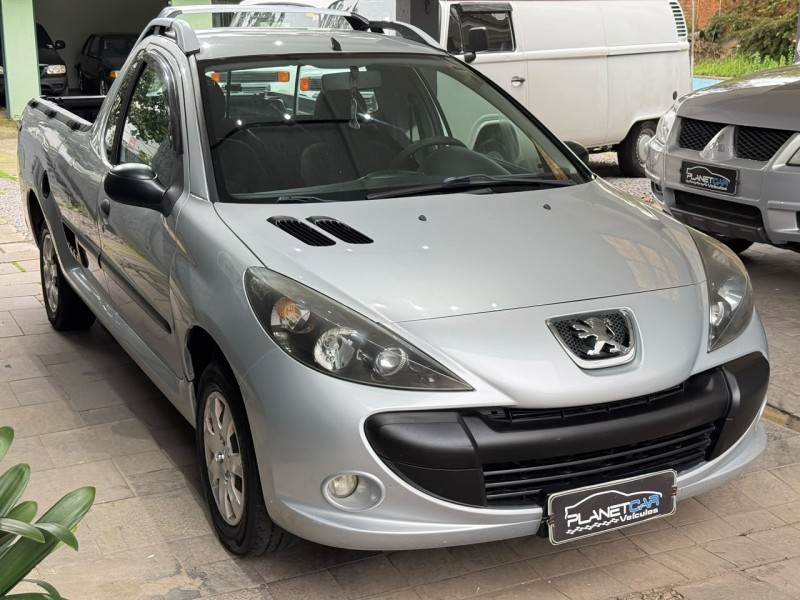 HOGGAR 1.4 XR FLEX 2P MANUAL - 2011 - FARROUPILHA