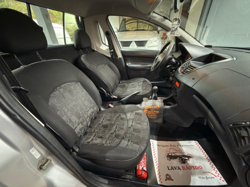 HOGGAR 1.4 XR FLEX 2P MANUAL - 2011 - FARROUPILHA