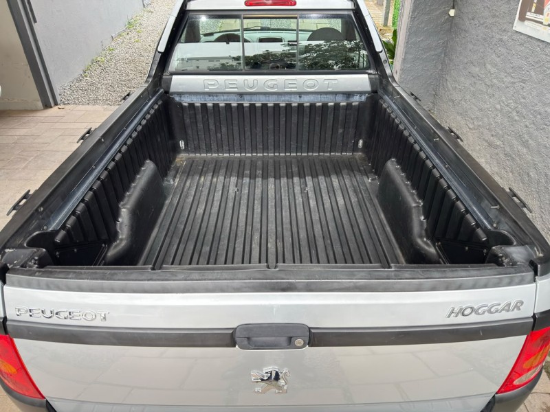 HOGGAR 1.4 XR FLEX 2P MANUAL - 2011 - FARROUPILHA