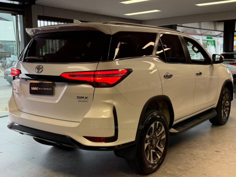 HILUX SW4 2.8 4X4 SRX PLATINUM TURBO 7 LUGARES DIESEL 4P AUTOMÁTICO - 2026 - NOVO HAMBURGO