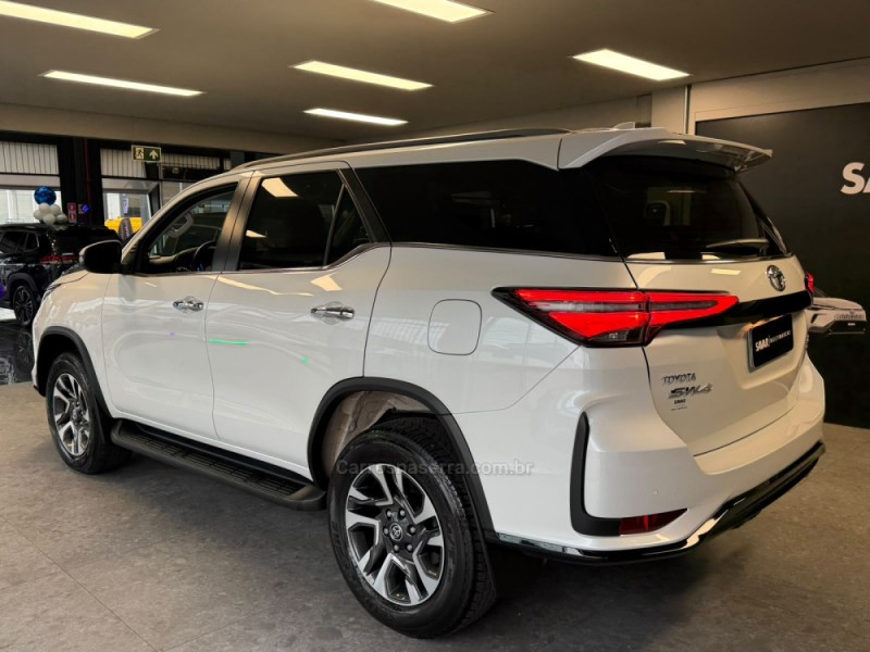 HILUX SW4 2.8 4X4 SRX PLATINUM TURBO 7 LUGARES DIESEL 4P AUTOMÁTICO - 2026 - NOVO HAMBURGO