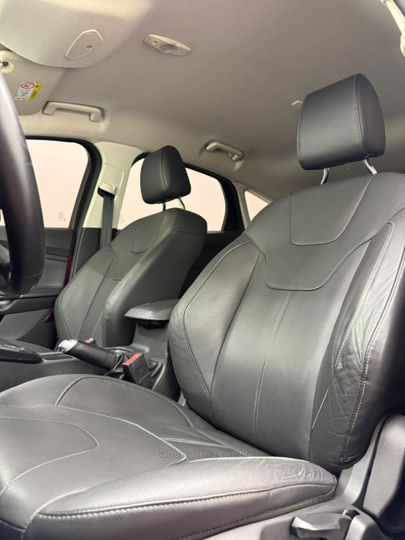FOCUS 2.0 TITANIUM HATCH 16V FLEX 4P AUTOMÁTICO - 2016 - CAXIAS DO SUL