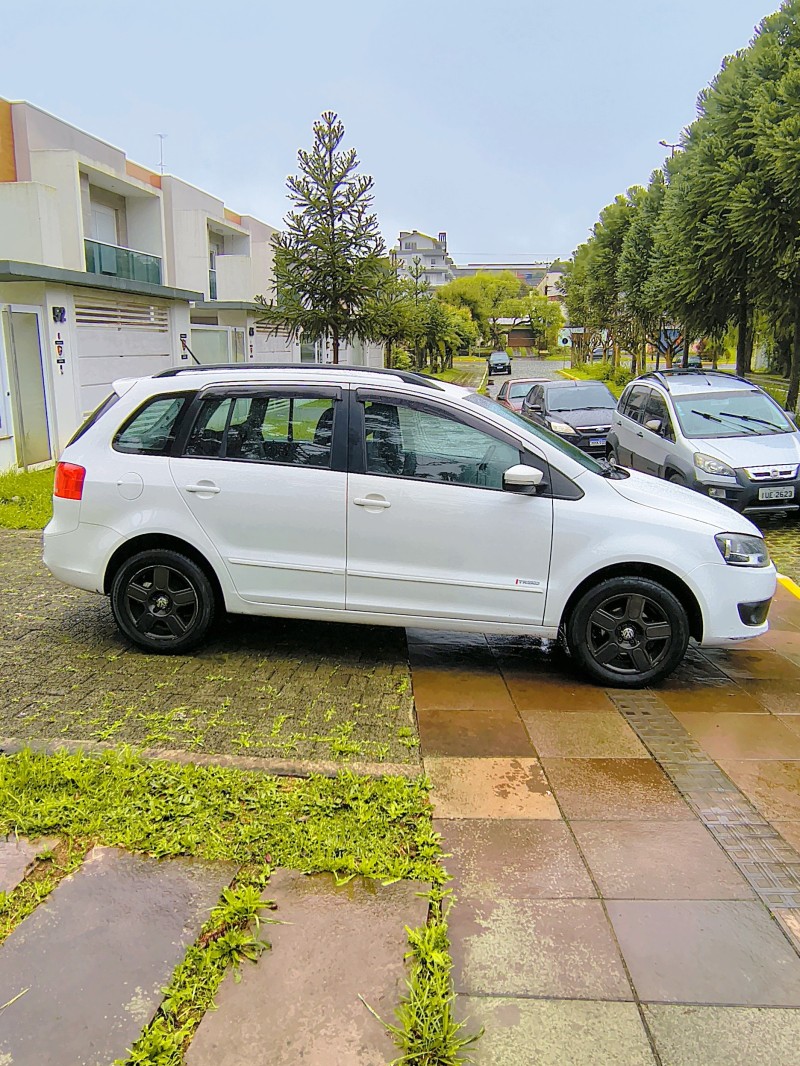 SPACEFOX 1.6 MI TREND 8V FLEX 4P MANUAL - 2012 - FARROUPILHA