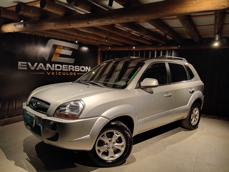 tucson 2.0 mpfi gls 16v 143cv 2wd gasolina 4p automatico 2012 caxias do sul