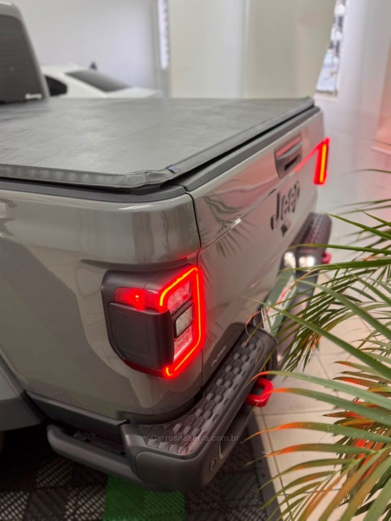 GLADIATOR 3.6 RUBICON V6 4X4 4P GASOLINA AUTOMÁTICO - 2022 - NOVO HAMBURGO