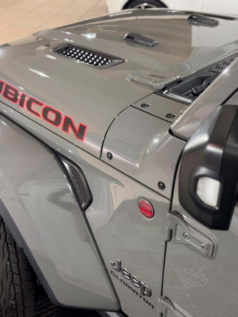 GLADIATOR 3.6 RUBICON V6 4X4 4P GASOLINA AUTOMÁTICO - 2022 - NOVO HAMBURGO