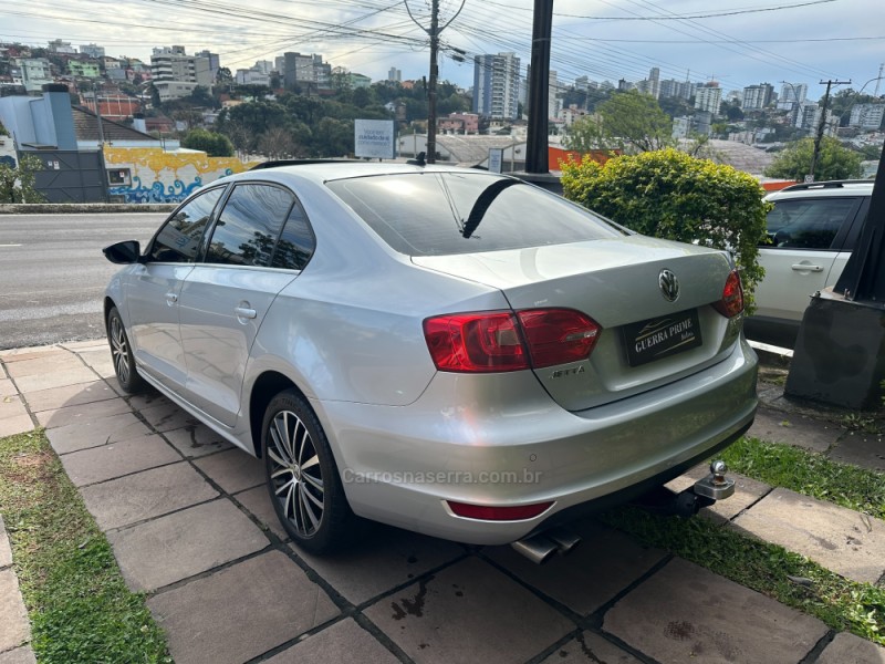 JETTA 2.0 TSI HIGHLINE 211CV GASOLINA 4P DSG - 2014 - CAXIAS DO SUL