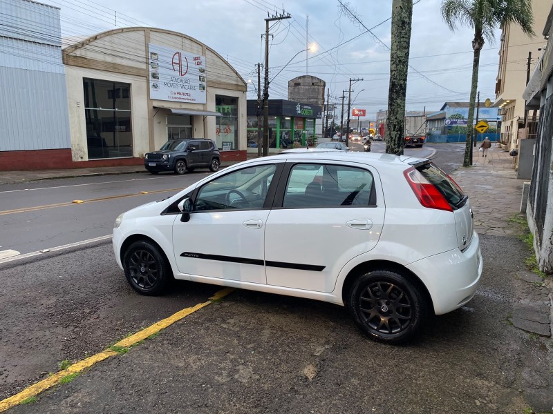 PUNTO 1.8 HLX 8V FLEX 4P MANUAL - 2010 - VACARIA