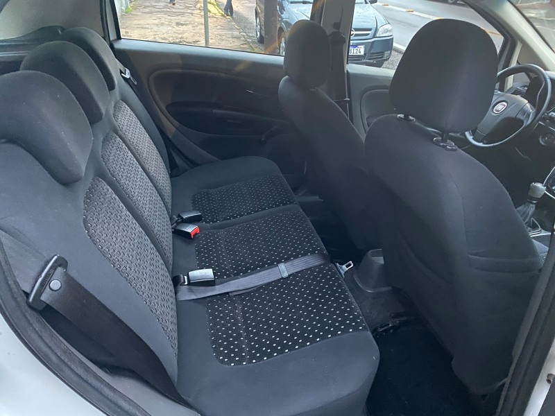 PUNTO 1.8 HLX 8V FLEX 4P MANUAL - 2010 - VACARIA