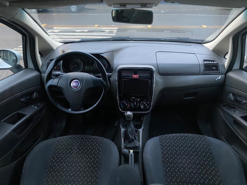 PUNTO 1.8 HLX 8V FLEX 4P MANUAL - 2010 - VACARIA