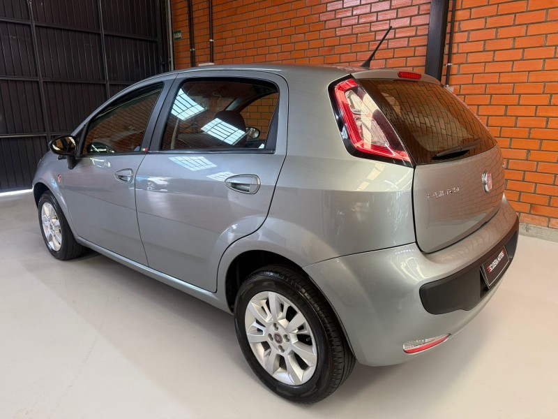 PUNTO 1.4 ATTRACTIVE ITALIA 8V FLEX 4P MANUAL - 2013 - BENTO GONçALVES