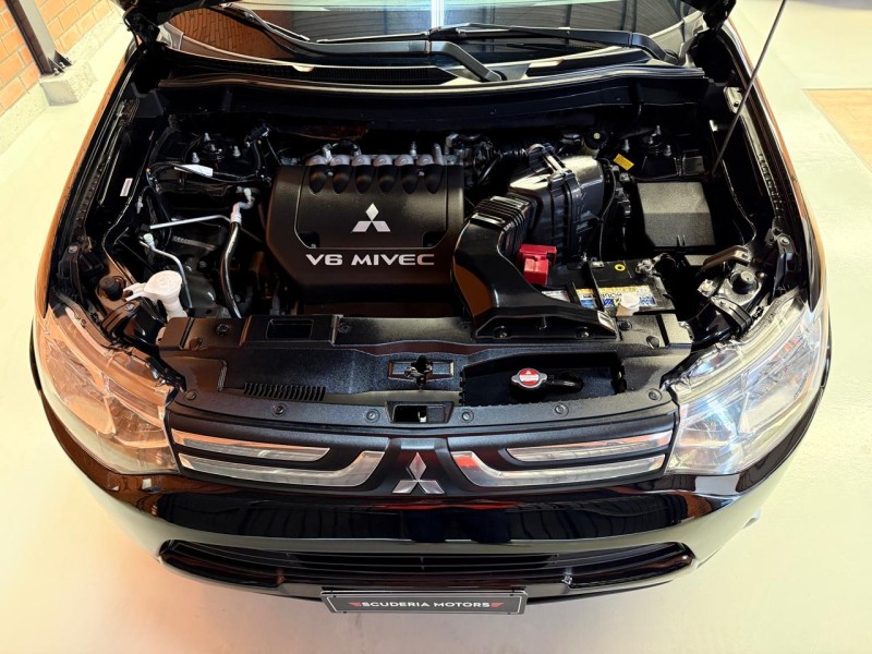 OUTLANDER 3.0 GT 4X4 V6 24V GASOLINA 4P AUTOMÁTICO - 2014 - BENTO GONçALVES