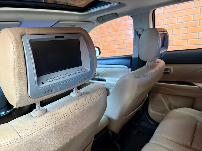 OUTLANDER 3.0 GT 4X4 V6 24V GASOLINA 4P AUTOMÁTICO - 2014 - BENTO GONçALVES