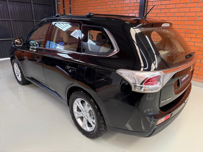 OUTLANDER 3.0 GT 4X4 V6 24V GASOLINA 4P AUTOMÁTICO - 2014 - BENTO GONçALVES