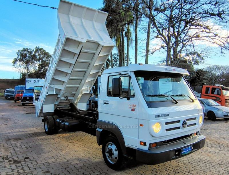 9-150 E DELIVERY - 2011 - PORTãO