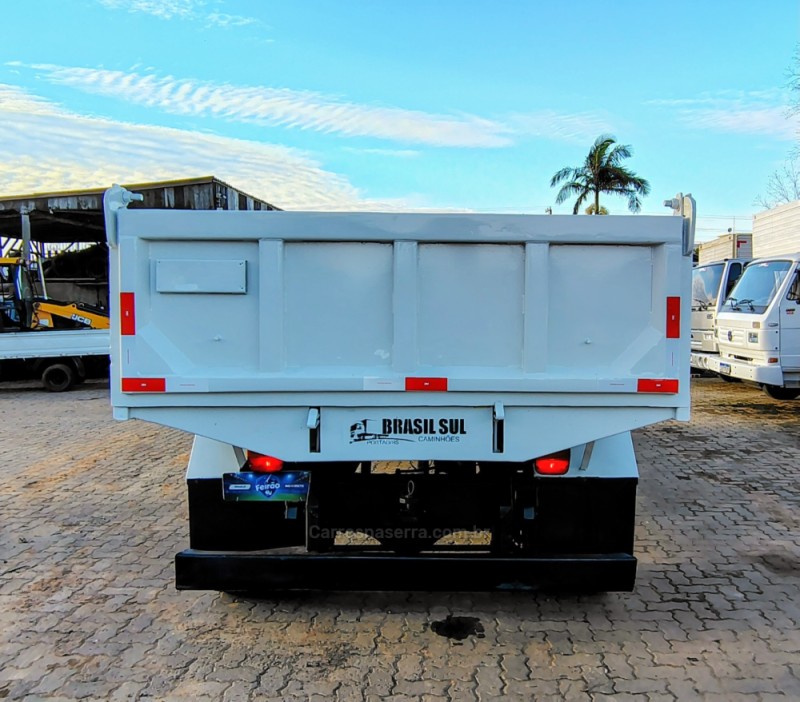 9-150 E DELIVERY - 2011 - PORTãO