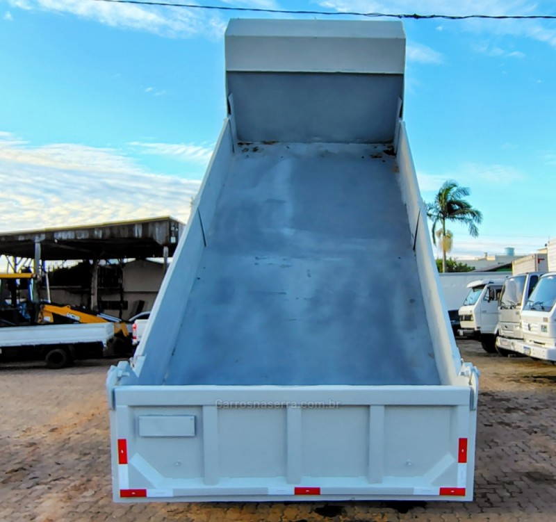 9-150 E DELIVERY - 2011 - PORTãO