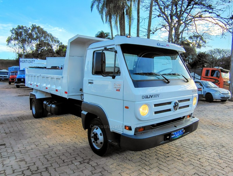 9-150 E DELIVERY - 2011 - PORTãO