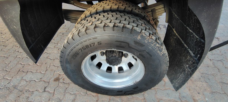 CARGO 815 E TURBO - 2009 - PORTãO