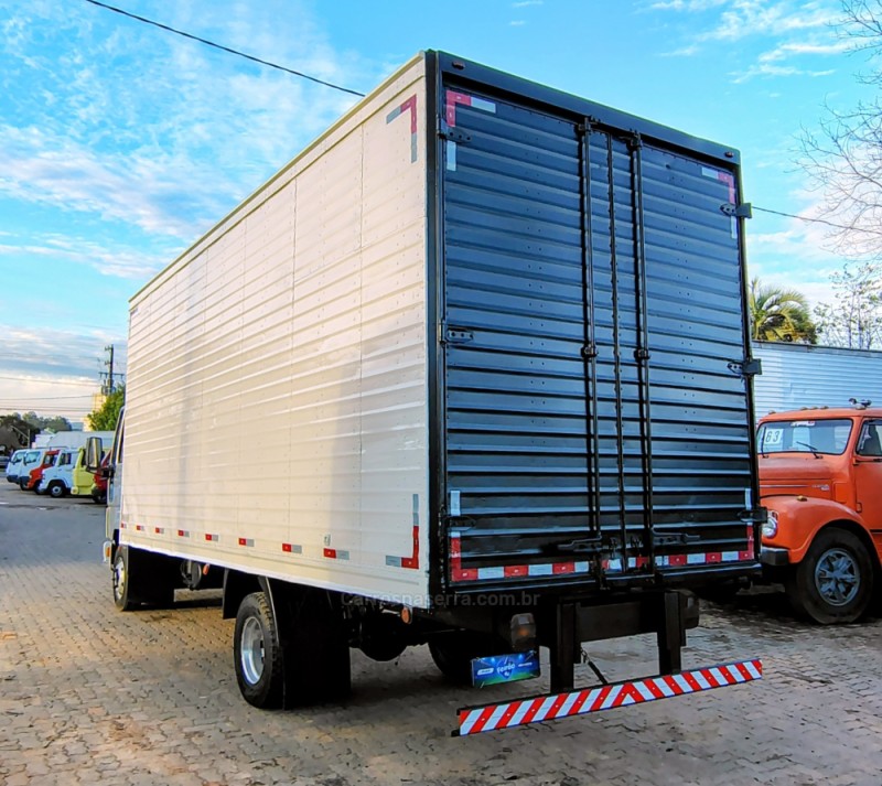 CARGO 815 E TURBO - 2009 - PORTãO