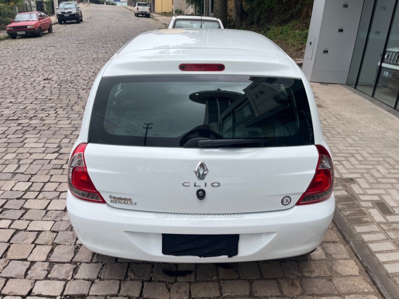 CLIO 1.0 EXPRESSION 16V FLEX 4P MANUAL - 2016 - VERANóPOLIS