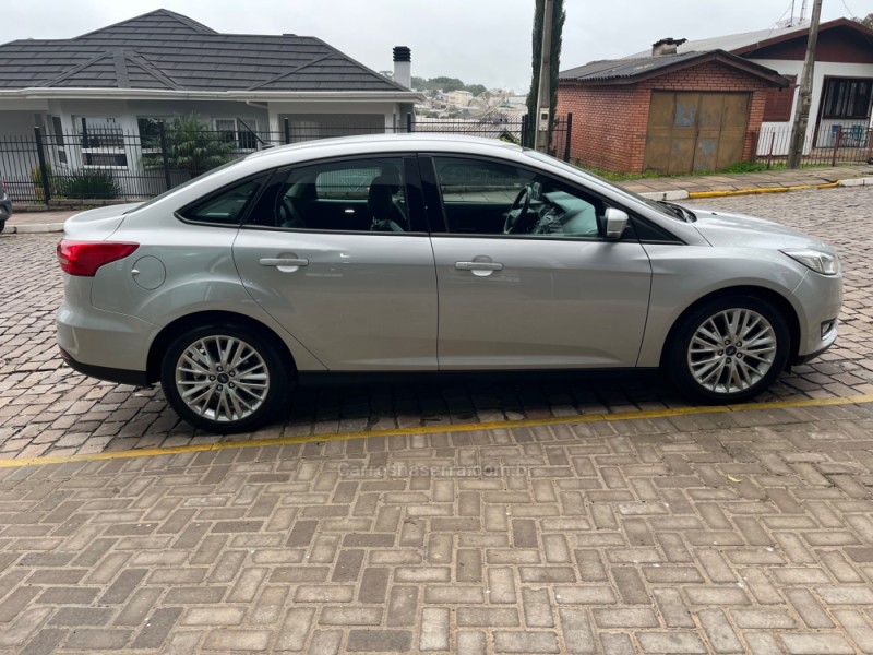 FOCUS 2.0 SE FASTBACK 16V FLEX 4P AUTOMÁTICO - 2018 - VERANóPOLIS