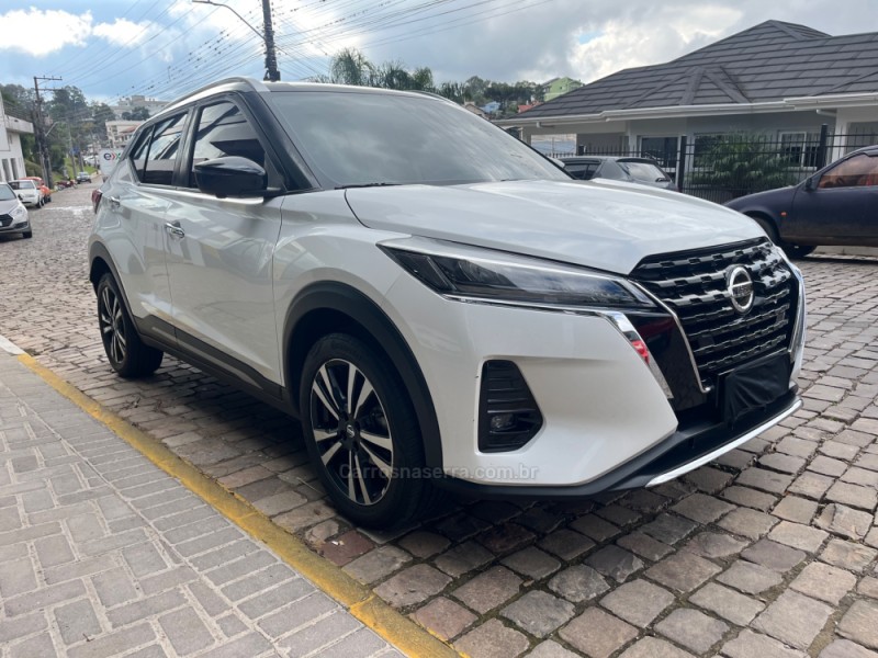 KICKS 1.6 EXCLUSIVE 16V FLEX 4P AUTOMÁTICO - 2022 - VERANóPOLIS
