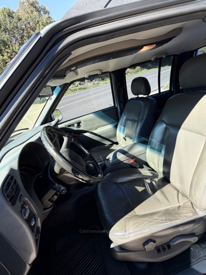 S10 2.8 EXECUTIVE 4X4 CD 12V TURBO INTERCOOLER DIESEL 4P MANUAL - 2011 - NOVA PETRóPOLIS