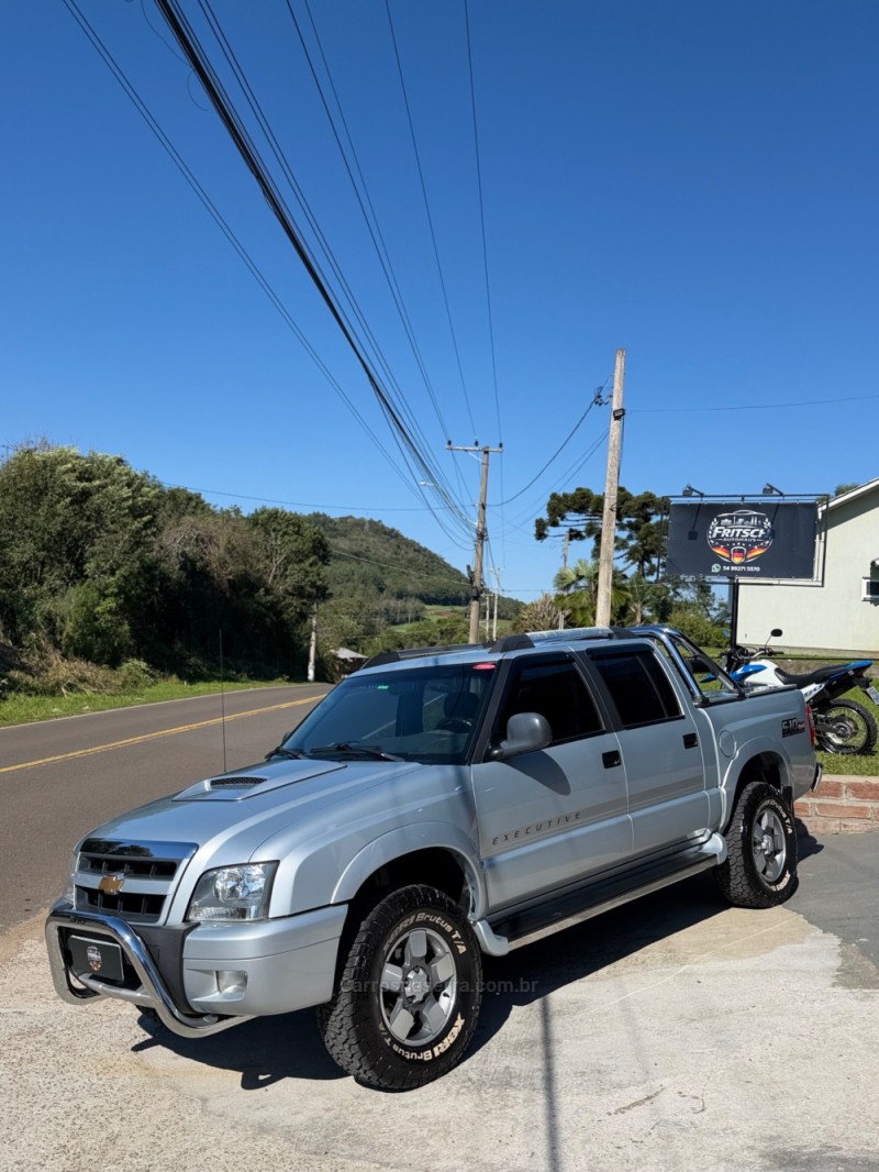 S10 2.8 EXECUTIVE 4X4 CD 12V TURBO INTERCOOLER DIESEL 4P MANUAL - 2011 - NOVA PETRóPOLIS