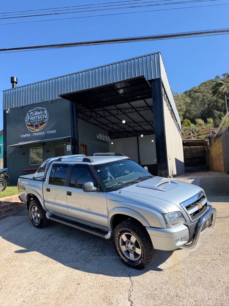 s10 2.8 executive 4x4 cd 12v turbo intercooler diesel 4p manual 2011 nova petropolis