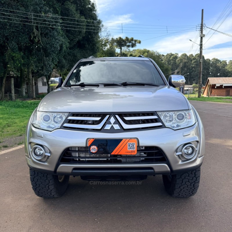 PAJERO 3.2 HPE 4X4 7 LUGARES 16V TURBO INTERCOOLER DIESEL 4P AUTOMÁTICO - 2016 - VACARIA