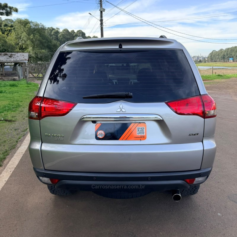 PAJERO 3.2 HPE 4X4 7 LUGARES 16V TURBO INTERCOOLER DIESEL 4P AUTOMÁTICO - 2016 - VACARIA